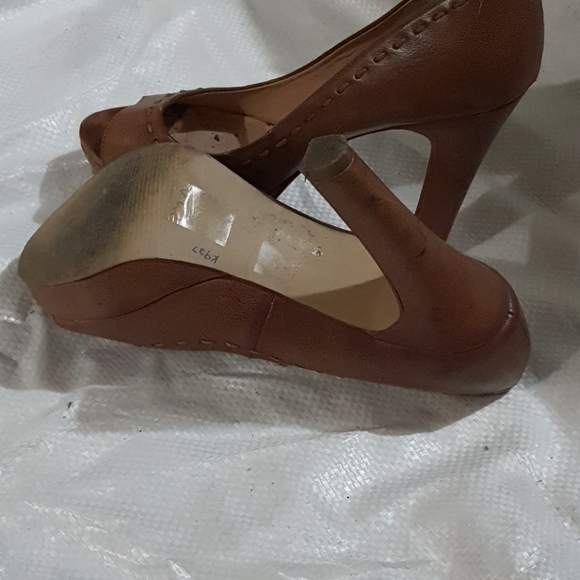 Brown open toe heels - Picture 2 of 3